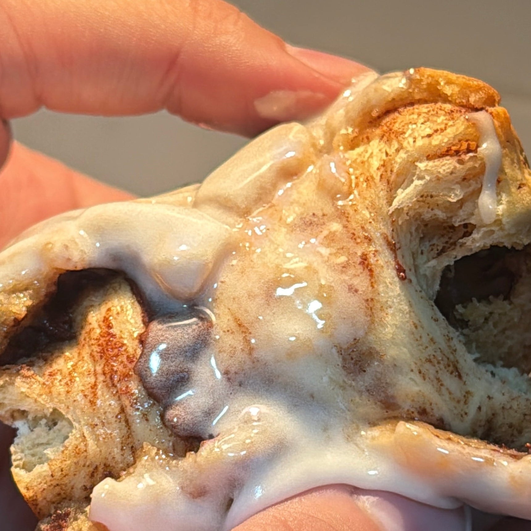 Cinnamon Roll Cookie Sandwich